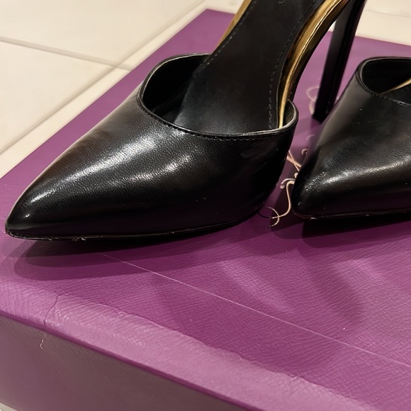 Black & Gold ankle strap heels - Picture 7 of 7